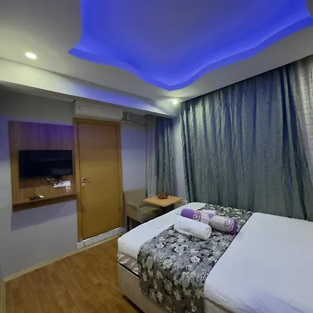 מלון Mitra Downtown 3*