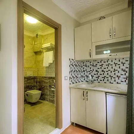 Hotel Mitra Downtown 3*
