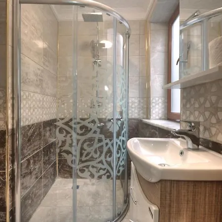 Hotel Mitra Downtown 3*